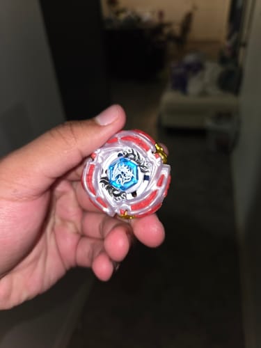 Customer photo review of Takara Tomy Meteo L Drago Beyblade BB-88 LW105LF Metal Masters - With String Launcher