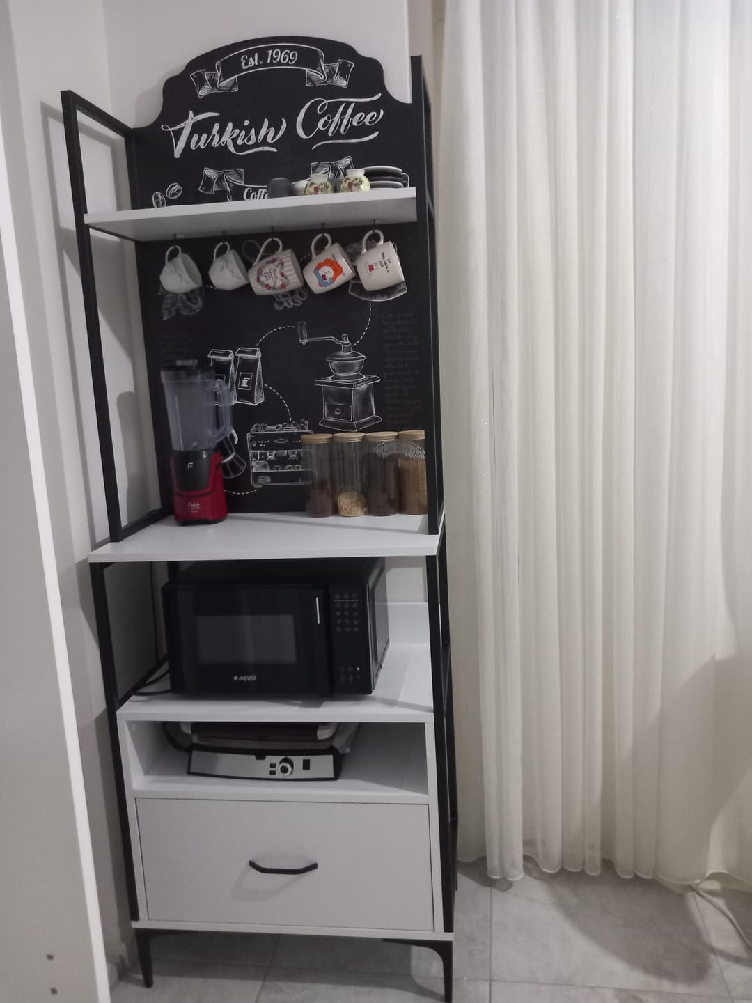 Customer photo review of Rani JE155 Işıklı Kahve Köşesi Çekmeceli Çok Amaçlı Mutfak Dolabı Beyaz