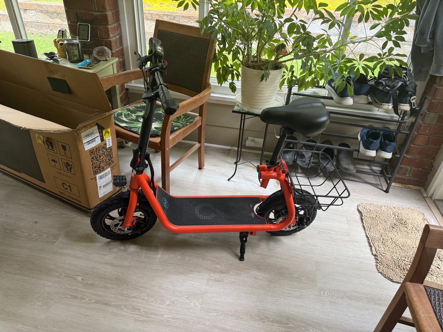 Customer photo review of Gyroor 450W C1 Electric Scooter with Seat & Carry Basket