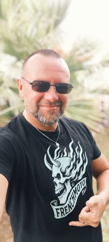 Customer photo review of T-SHIRT BLUE DEVIL