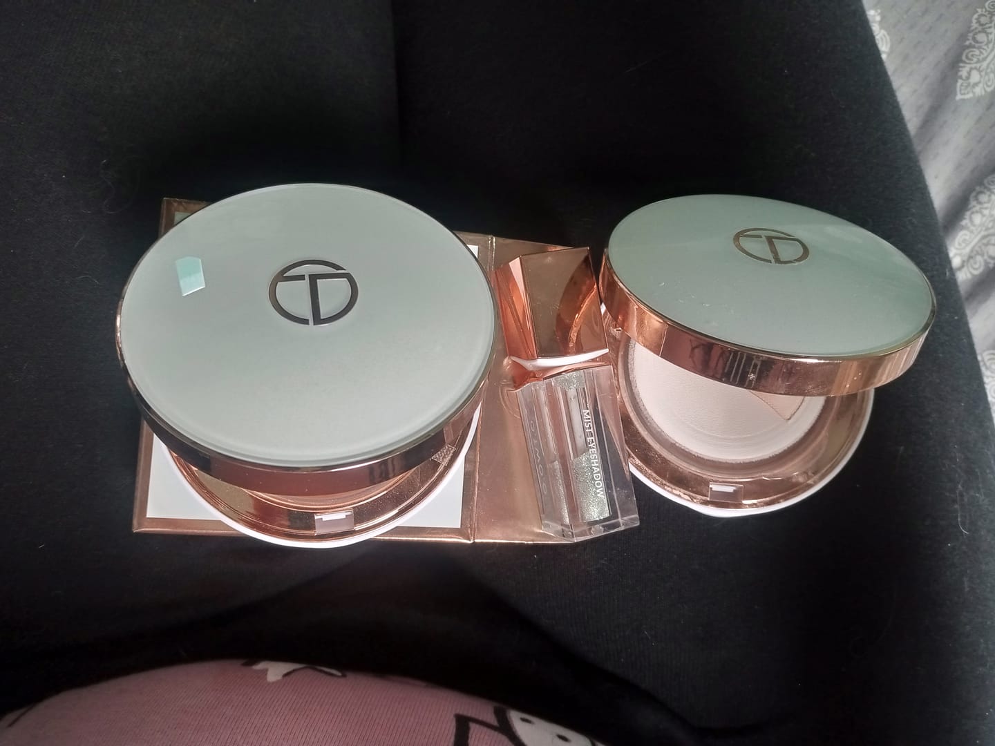Customer photo review of O.TWO.O SILKY AND MOISTURIZING SETTING POWDER