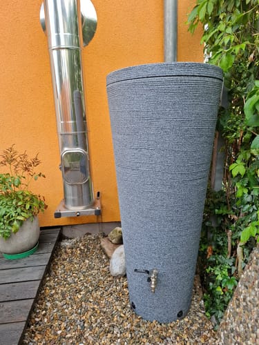 Customer photo review of YourCasa Regentonne 210 Liter [Tubo Tank] - Frostsicher & UV-beständig