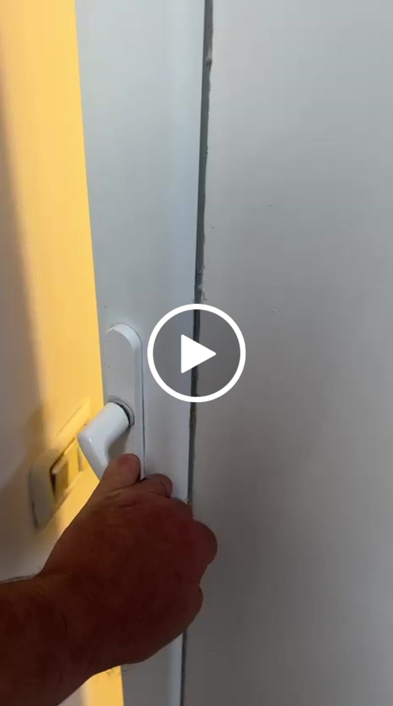 Customer video review of Lustra LED Anemone Gigant Echivalent 1000W Telecomanda