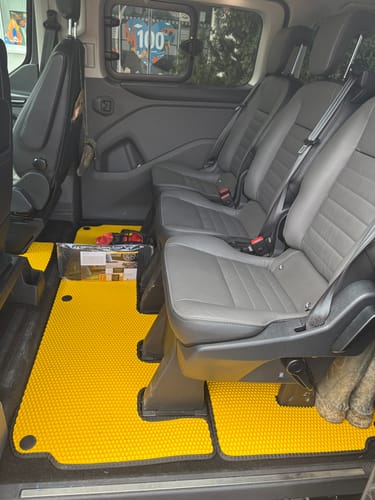 Customer photo review of Fußmatten für Van - Komplettset