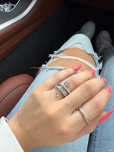 Customer photo review of „LOVE, SMILE, Happiness “ RING MIT SICHERHEITSNADEL