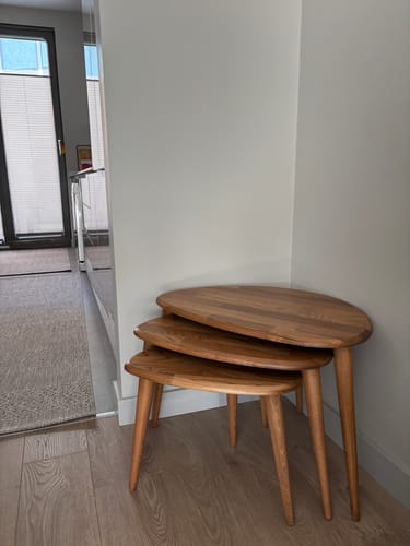 Customer photo review of Ahşap Zigon Sehpa 3'lü Set - Doğal Masif Kestane Ağacı (Ercol Stil)