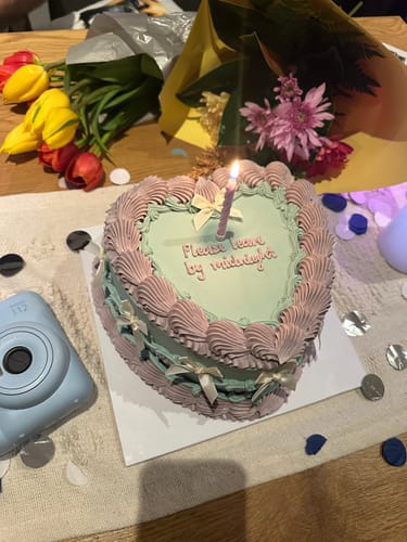 Customer photo review of adele