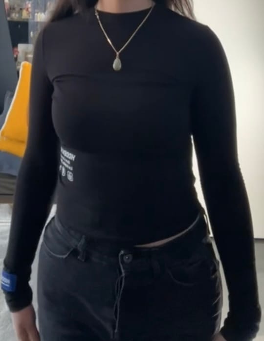 Customer photo review of LABEL LONGSLEEVE TOP BLACK