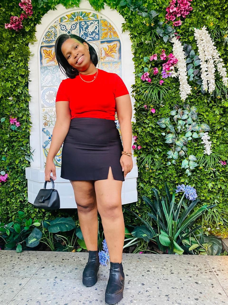 Customer photo review of Double Drawn Chocolate Brown Glue-less 5 X 5 lace Bob Wigs