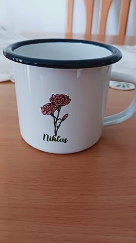 Customer photo review of Personalisierbare Geburtsblume mit Name - Emaille Tasse