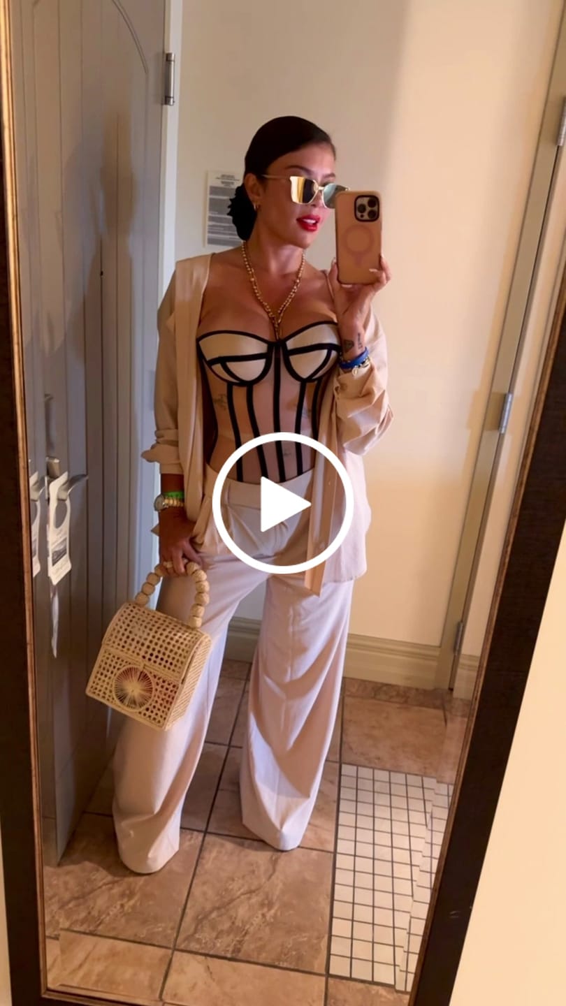 Customer video review of Athens corset