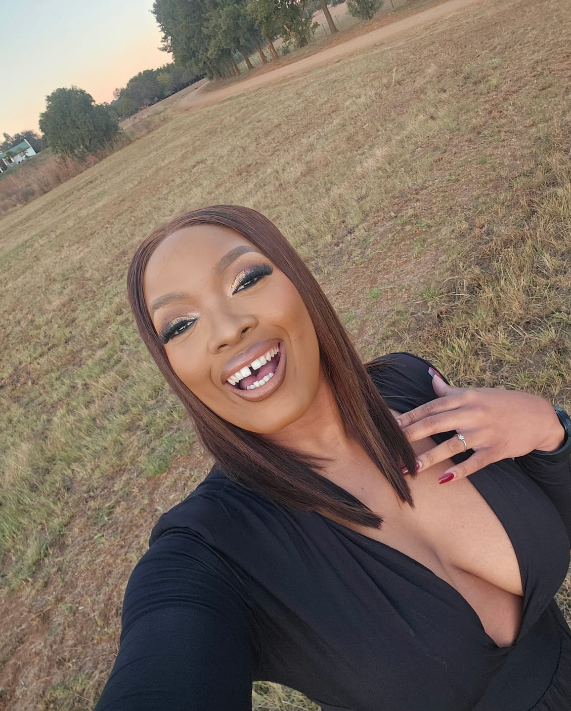 Customer photo review of Double Drawn Chocolate Brown Glue-less 5 X 5 lace Bob Wigs
