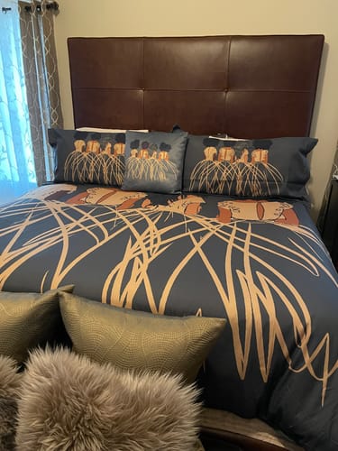 Customer photo review of Royal Duvet Cover & Pillow Sham Set