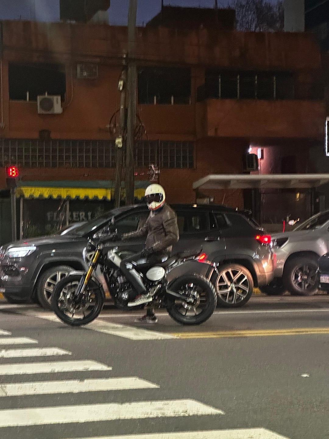 Customer photo review of Triumph Speed 400 & Scrambler 400 Helmet Hook (lock)