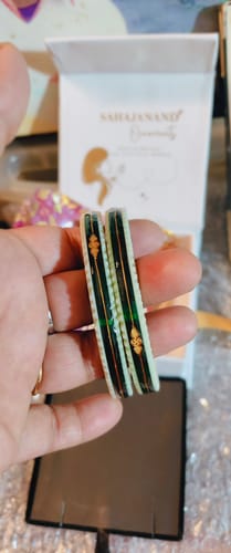 Customer photo review of Green – “Crimson Charm Women’s Bangle” 916 22k (2 pis)