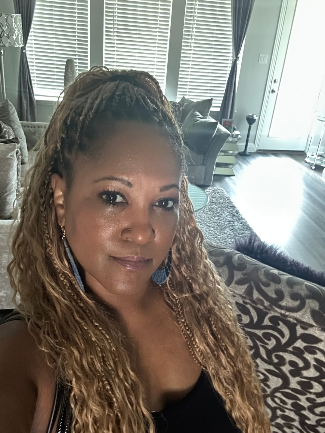 Customer photo review of Double Drawn Burmese Color #27 Honey Blonde Deep Wave Human Hair Bulk