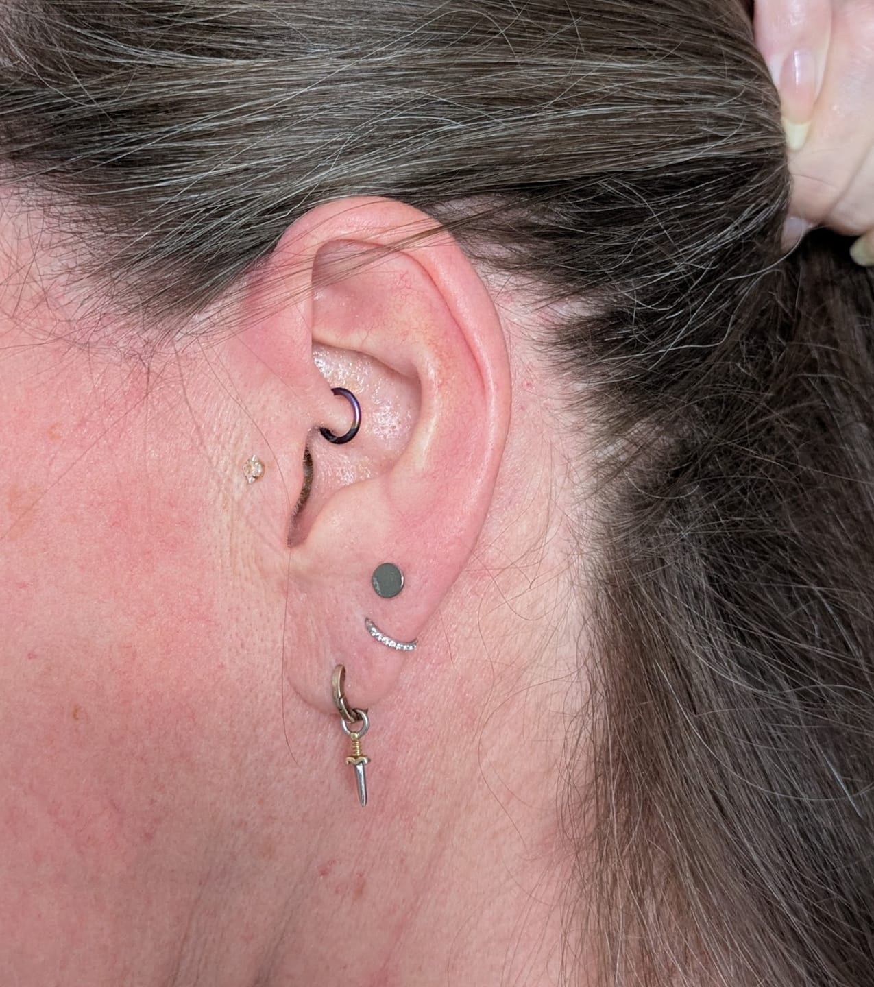Customer photo review of ANGEL Eternity Cartilage Hoop (16g)