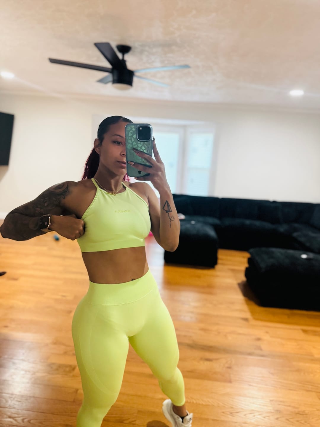 Customer photo review of W252 Curve hourglass Leggings