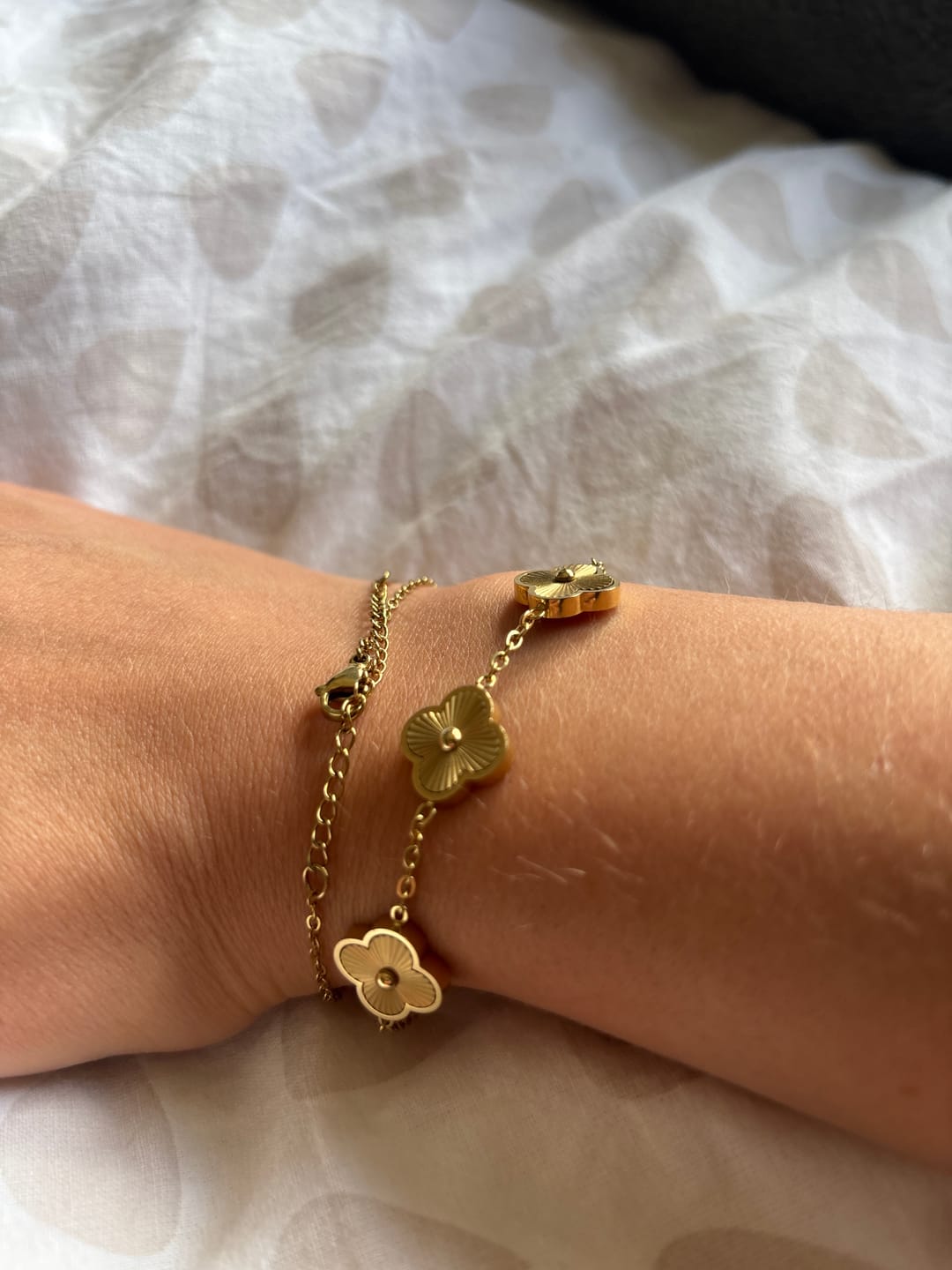 Customer photo review of Golden Lucky Leaf Abbaddon Armband 14K Vergoldet