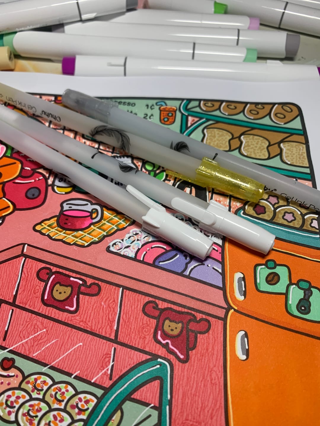 Customer photo review of Ohuhu Gel Pens - Gold, Silver, White & Colorful 12-Pack