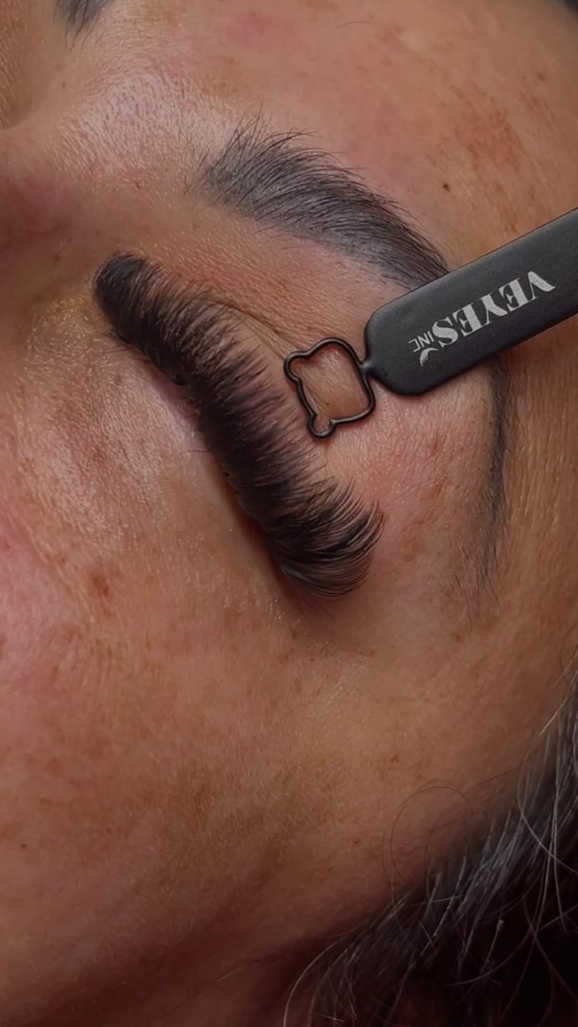Customer photo review of Noir N°7 - Fiber Lash Tweezer