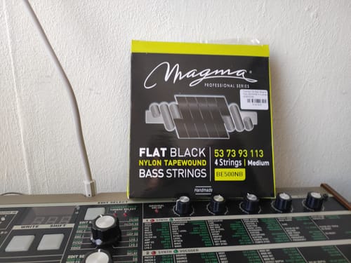 Customer photo review of Cuerdas Bajo 4 Flats 53-113 Magma BE500NB Negro Acero-Nailon