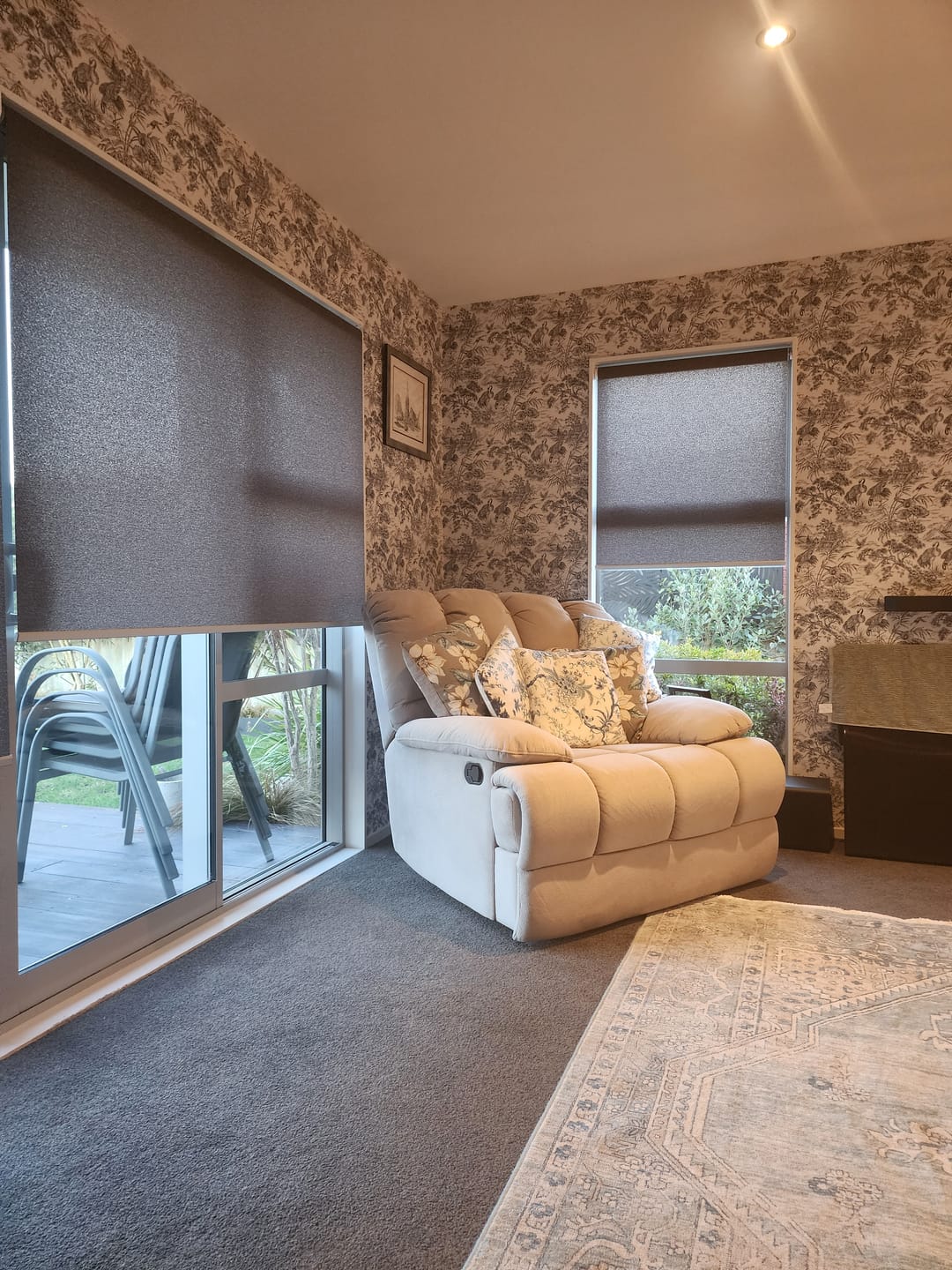 Customer photo review of Natoru - Japanese Metallic Cranes Wallpaper - Green/Gold