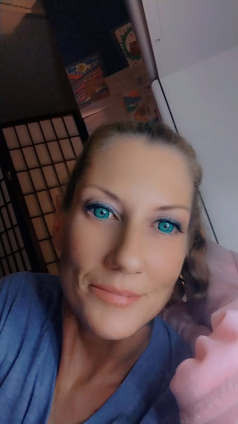 Customer photo review of Cosplay Lucifer's Eye Green Prescription Coloured Contact Lenses
