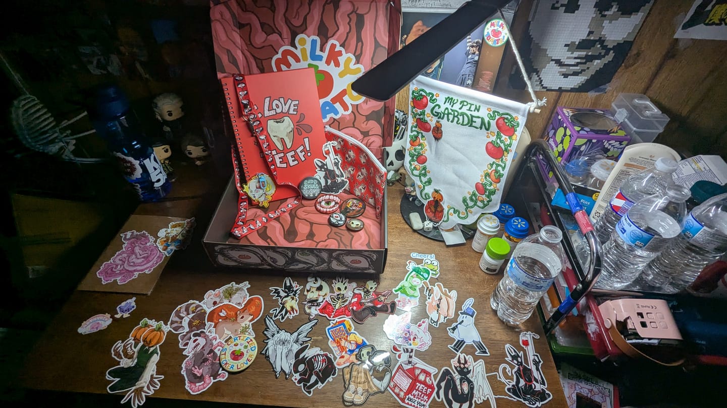 Customer photo review of Creepy Mystery Gift Box