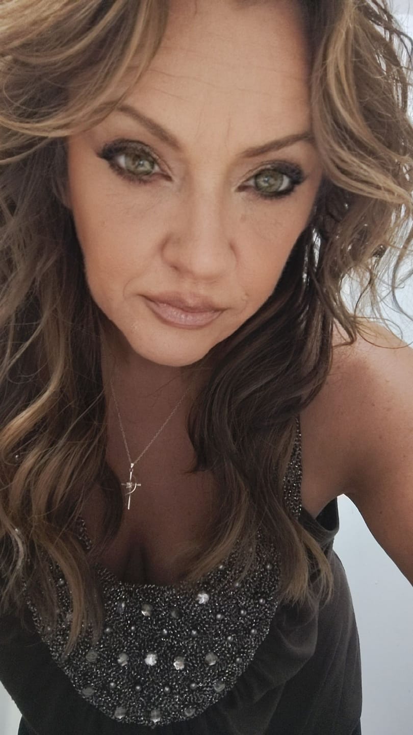 Customer photo review of New 3-Tone Green Prescription Colored Contact Lenses