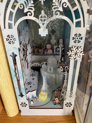 Customer photo review of The Great Ice World DIY Book Nook Kit