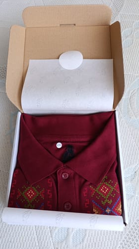 Customer photo review of Тениска с яка "Гиздав"