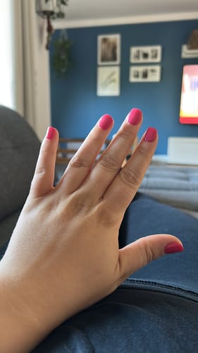 Leonie B. review of UV Gel: Rich Coral image 1 out of 2