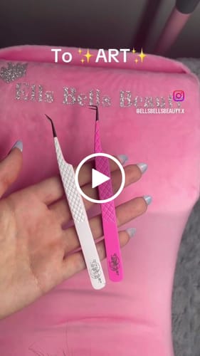 Customer video review of "Kiss Me" Tweezers Edition