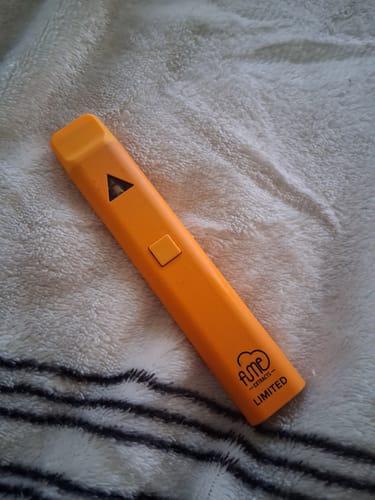 Customer photo review of Box of 5 vapes Fume Extracts Limited Delta 8 Live Resin Disposable 2G - Purple Punch Indica