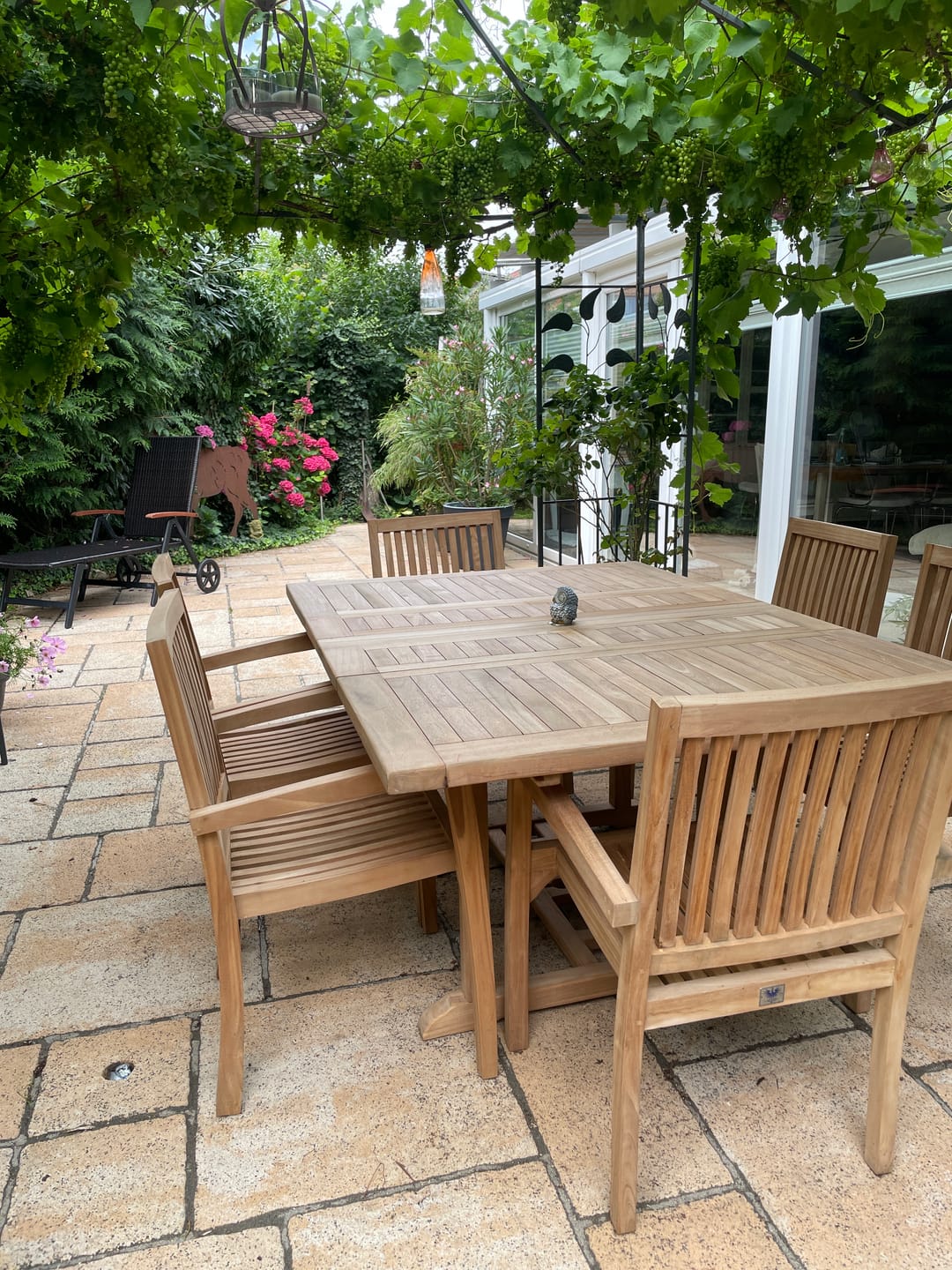 Customer photo review of Teak Gartenmöbel Quadratisch bis Rechteckig 120-170cm Ausziehtisch 4cm Platte (6 Henley Stapelstühle) Inklusive Kissen.