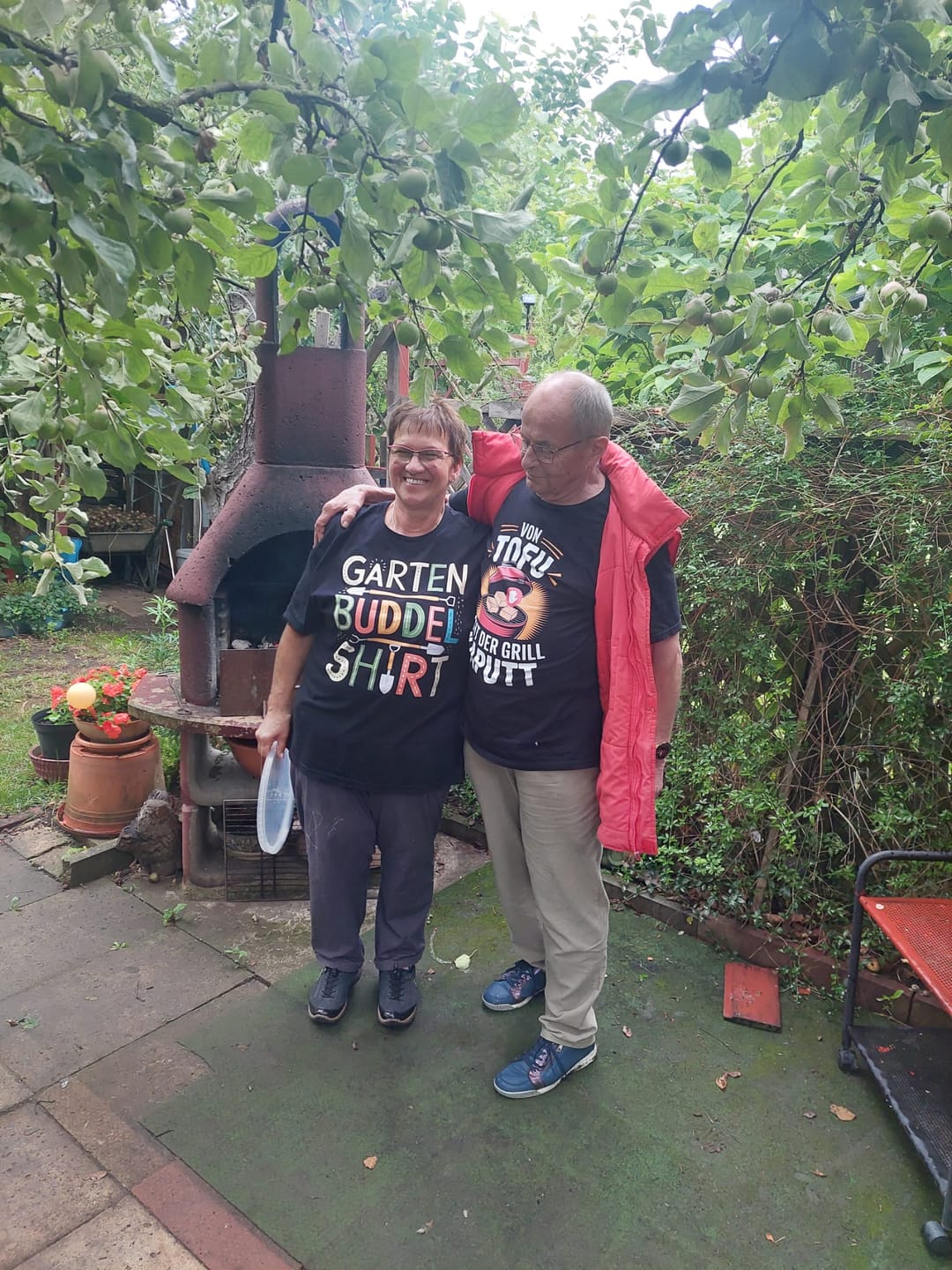 Customer photo review of Meistergriller im Einsatz - Personalisierbares Herren T-Shirt