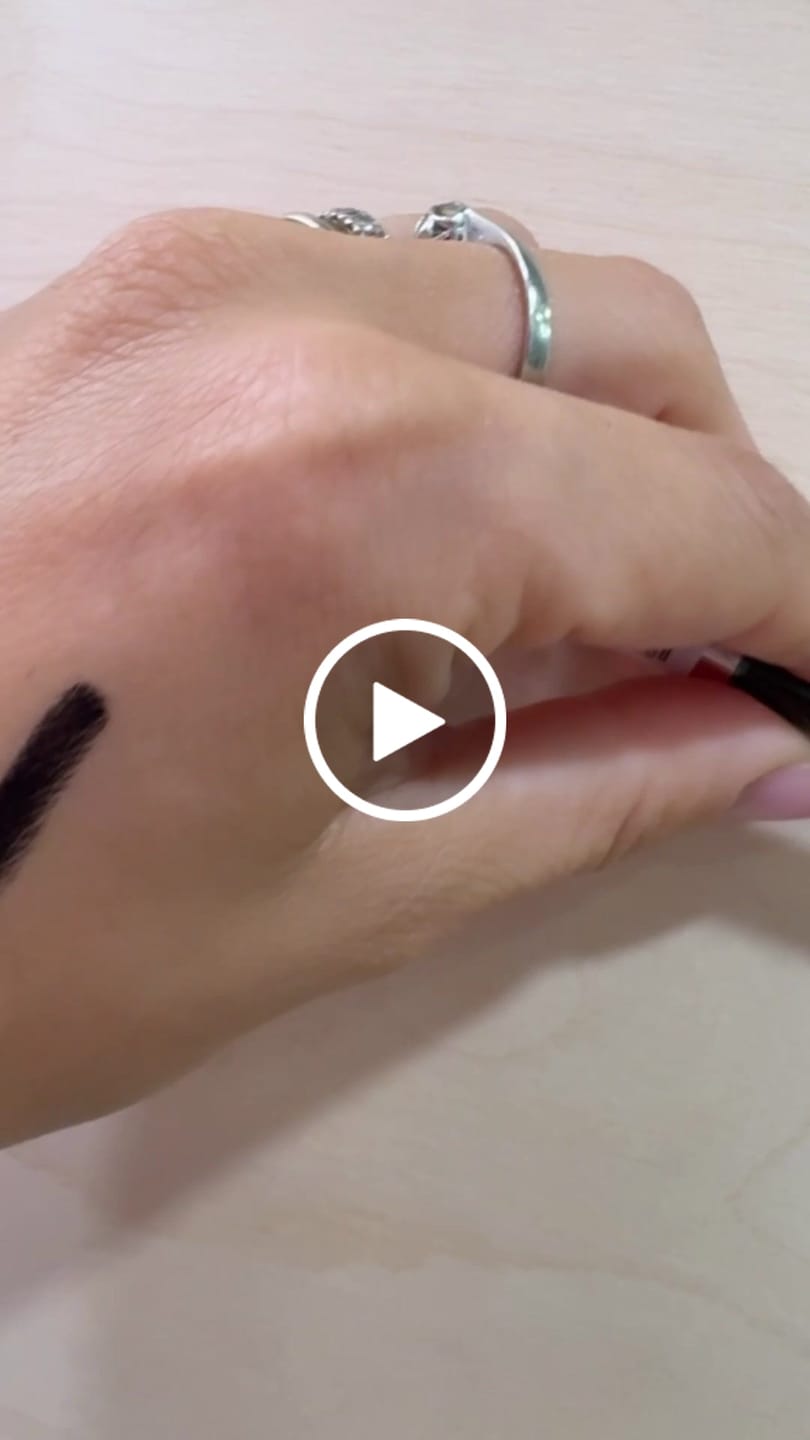 Customer video review of Matita Occhi Kajal