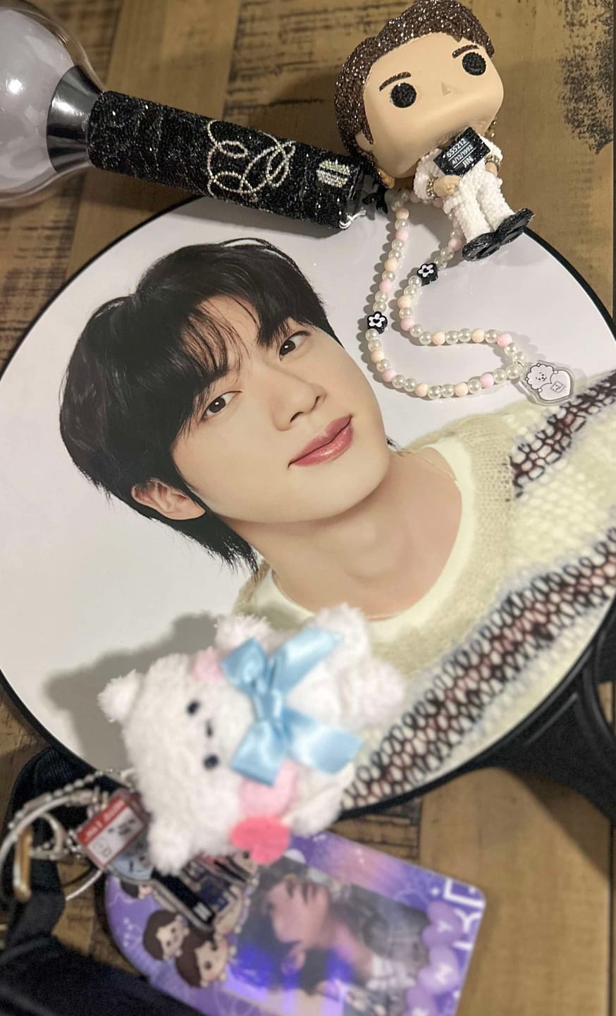Customer photo review of BT21 - MININI ANGEL KEYRING