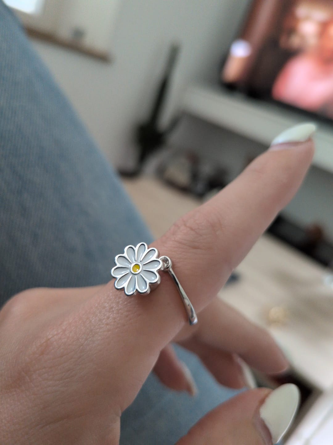 Customer photo review of Bague d'Anxiété Ajustable Daisy