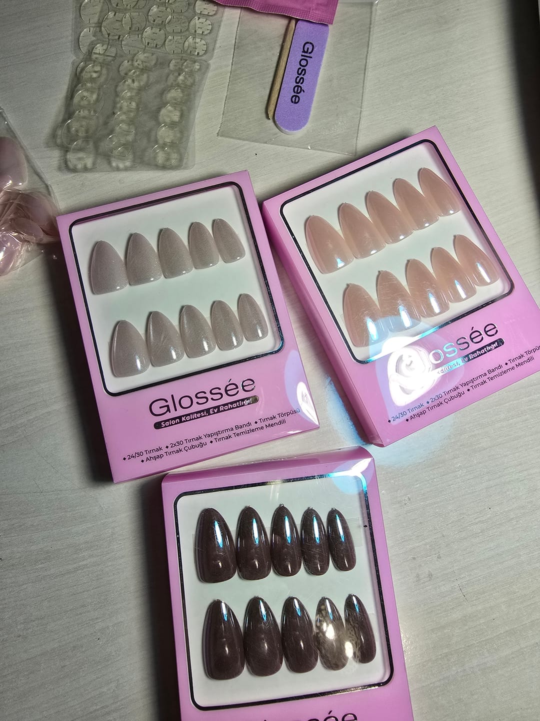 Customer photo review of Glow Nude-Medium Oval - 30 Adet Takma Tırnak