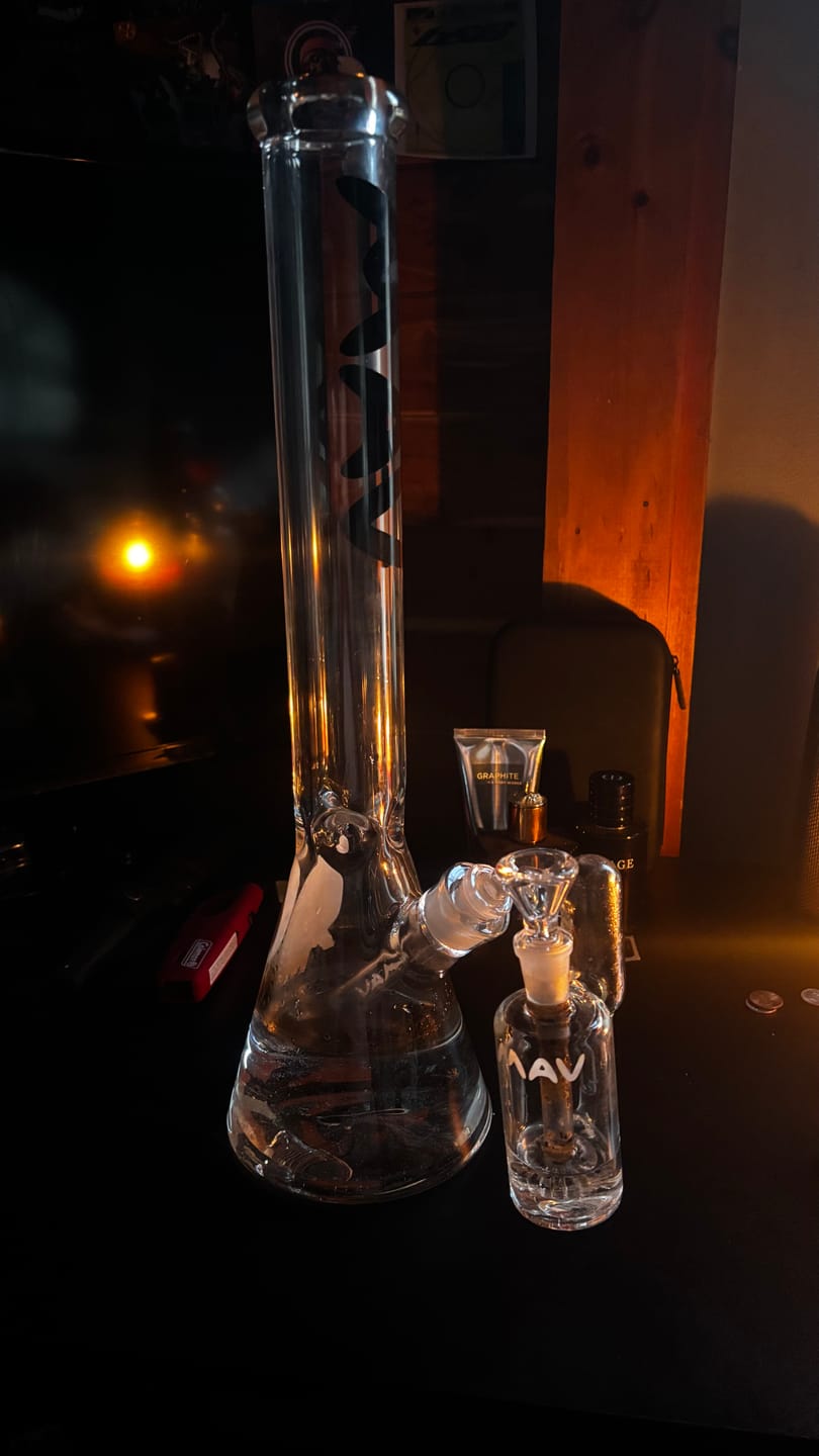 Customer photo review of 18" x 9mm Beaker Bong