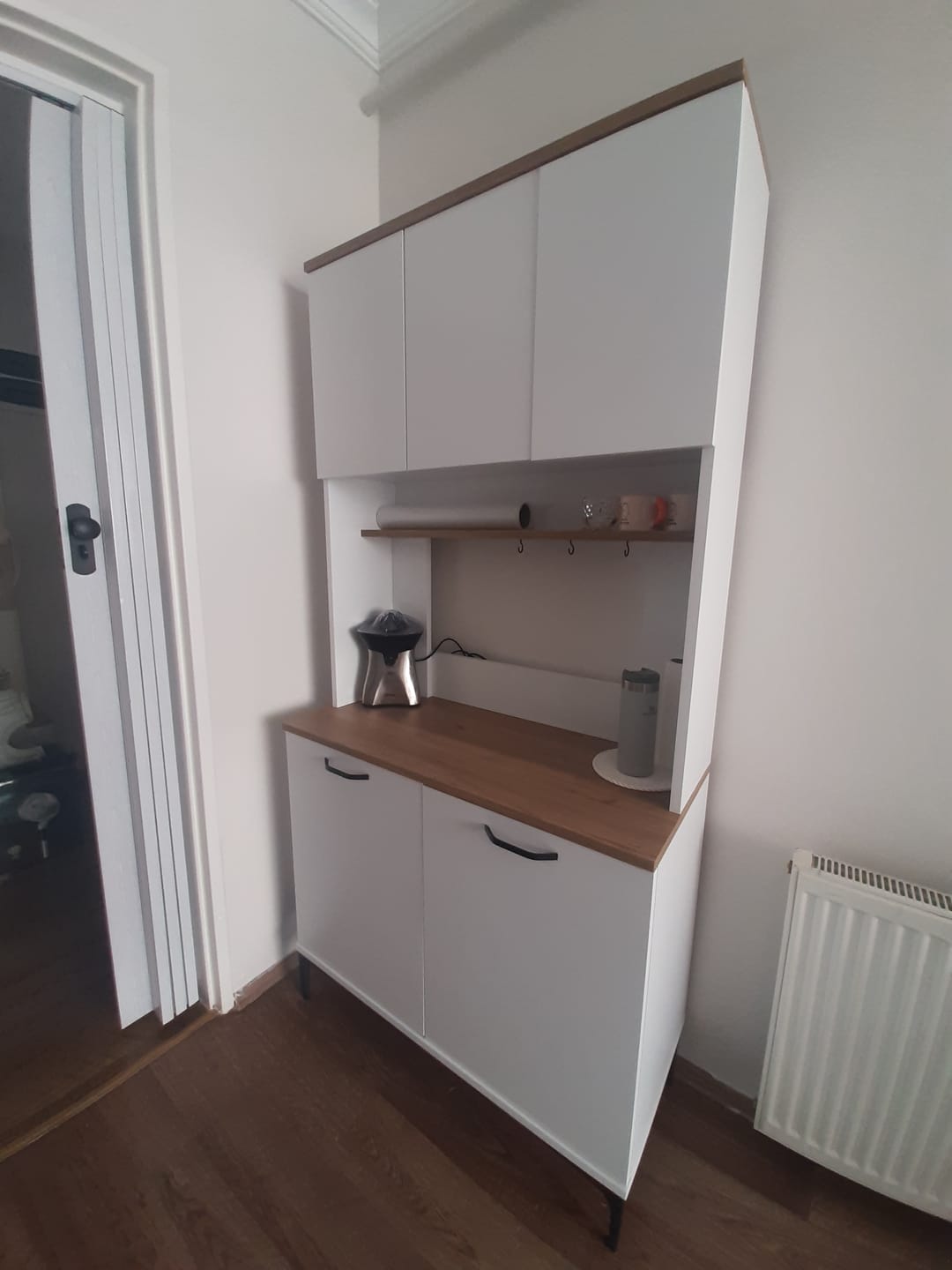 Customer photo review of Rani JE192 Çok Amaçlı Dolap 5 Kapaklı Kiler Mutfak Dolabı Beyaz - Sepet Ceviz