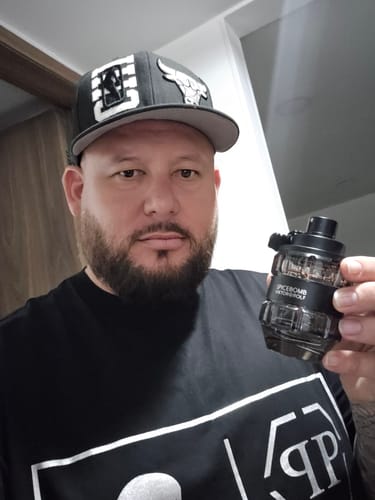 Customer photo review of Spicebomb For Men By Viktor & Rolf Eau De Toilette Spray