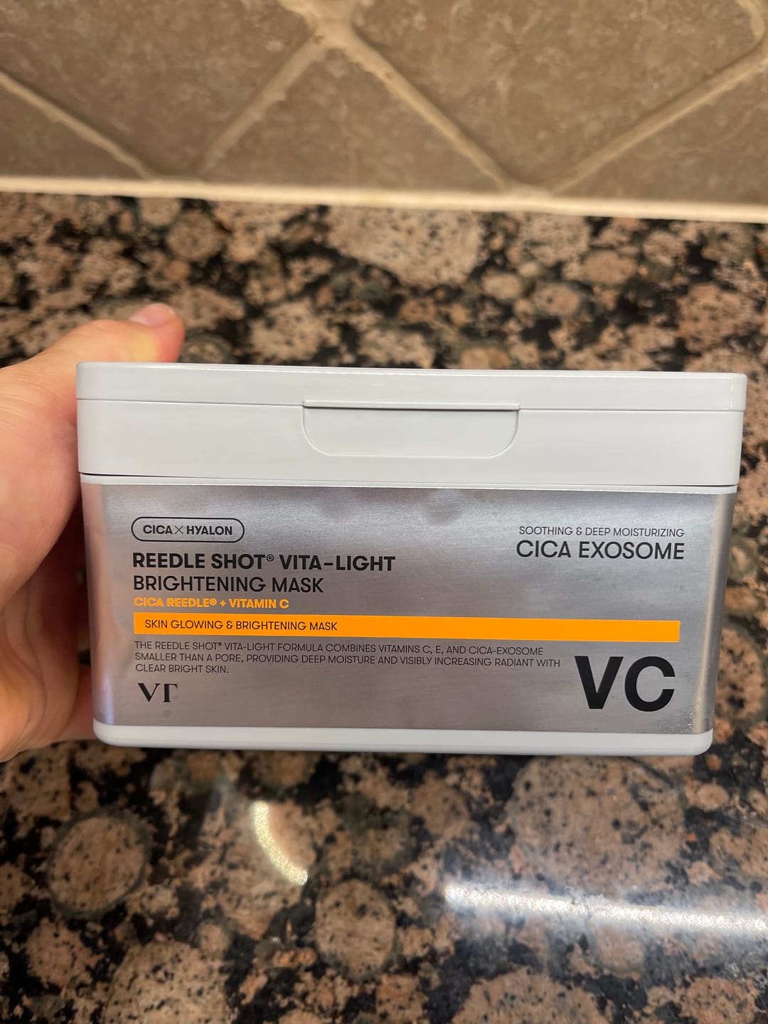 Customer photo review of Balinošo auduma masku komplekts ar mikroadatām VT Cosmetics Reedle Shot Vita-Light Brightening Mask