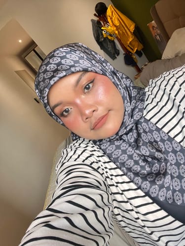 Customer photo review of Dahulu Square (Black)