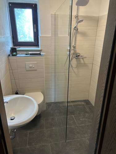 Customer photo review of SONNI Walk In/ Begehbare Dusche Duschabtrennung Duschwand Nano Klarglas Glasstärke 8mm Breite 70-120cm