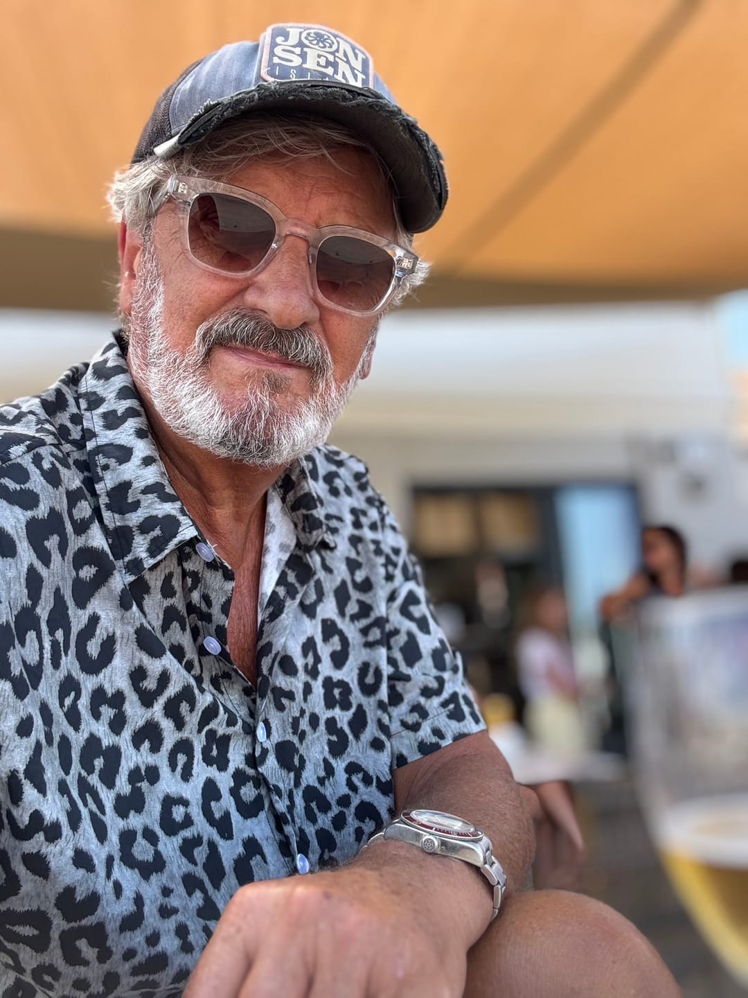 Customer photo review of Chemise décontractée à manches courtes en coton pour hommes à imprimé animal léopard blanc guépard rock