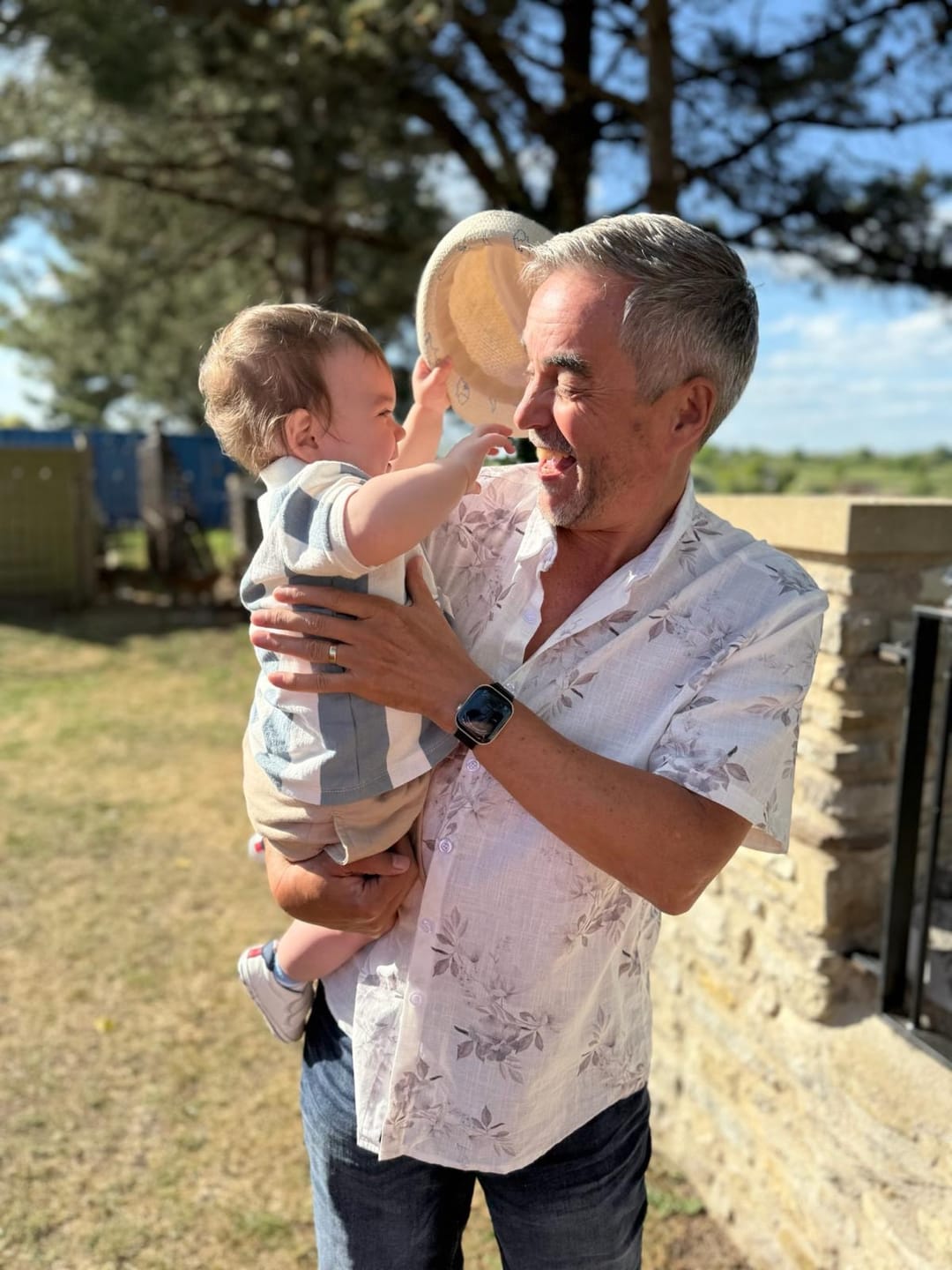 Customer photo review of Men's Stylish Floral Print Short Sleeve Shirt