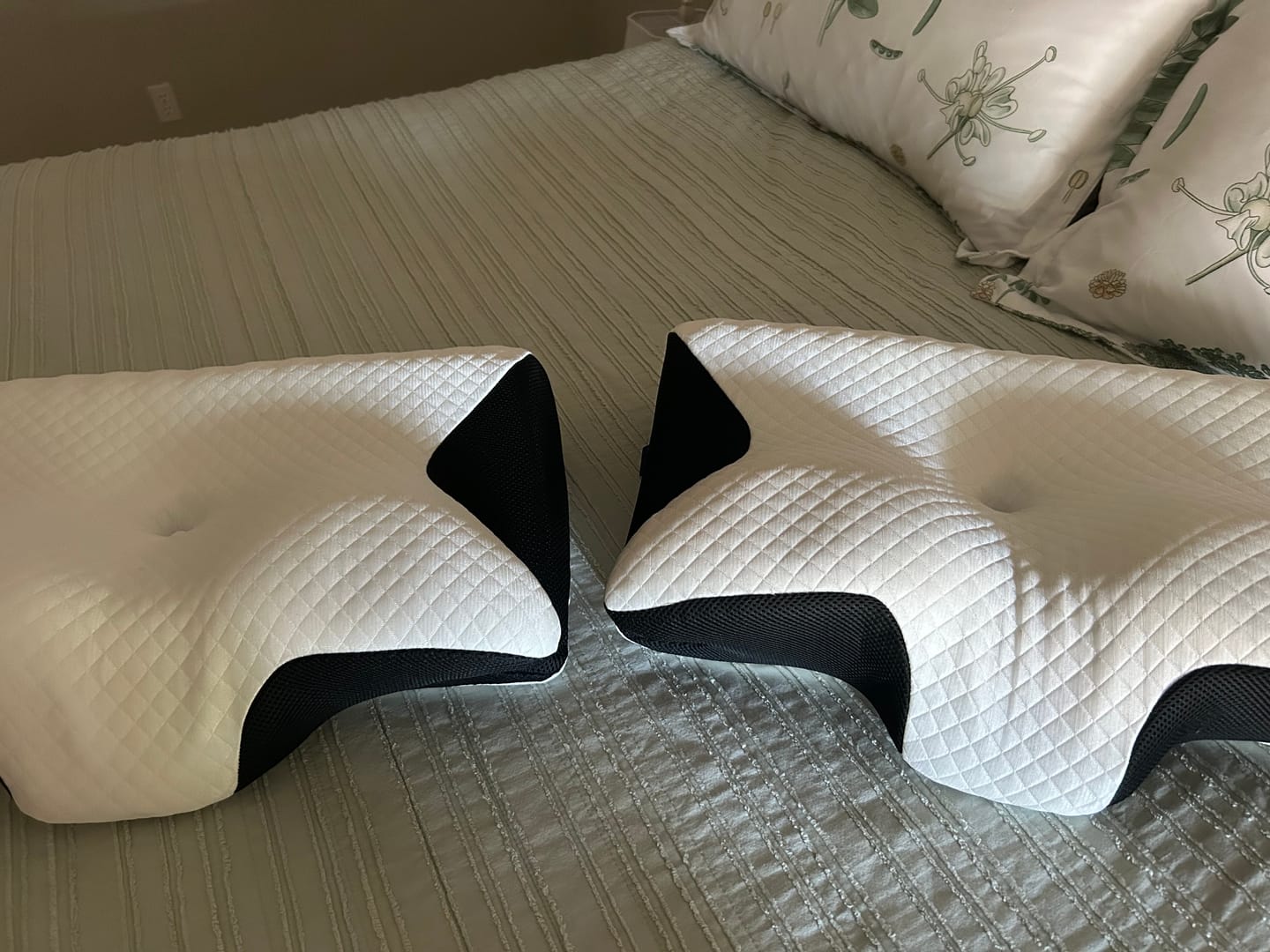 Customer photo review of Dreamers® Relief Pillow
